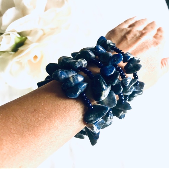 HANDMADE Adjustable Beaded Bracelet - Blue/White - Picture 4 of 7